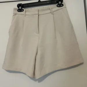 Abercrombie &amp; Fitch Sloane High Rise Shorts
