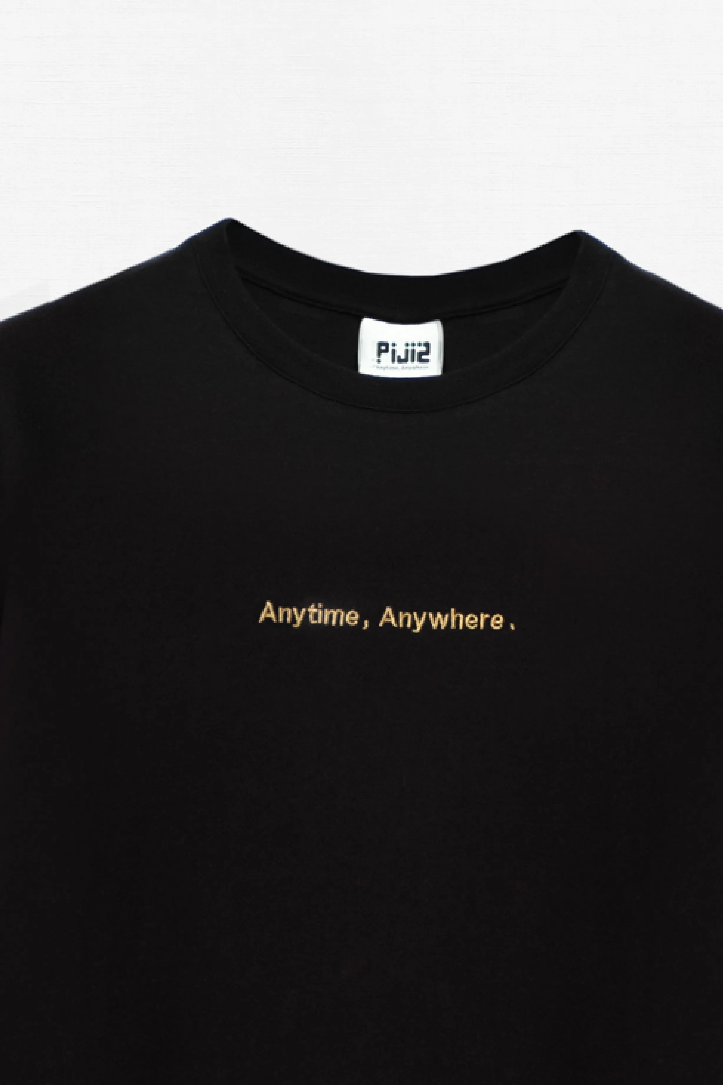 BASIC EMBROIDERED SWEATSHIRT