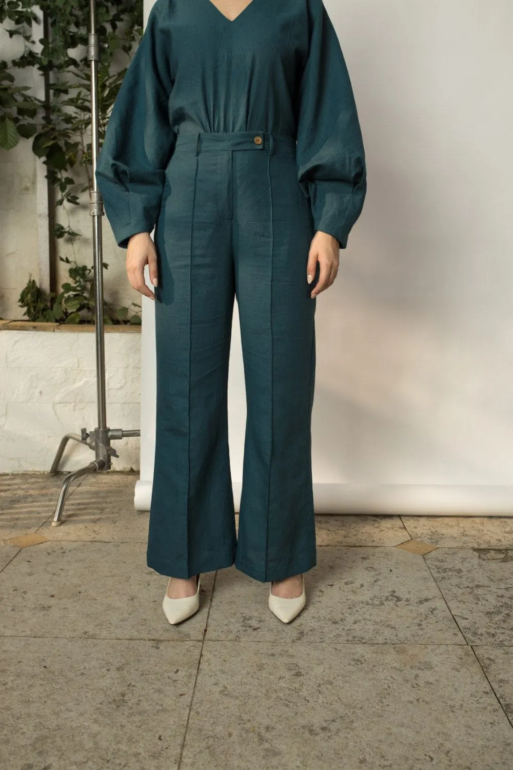 BOOT-LEG PANTS