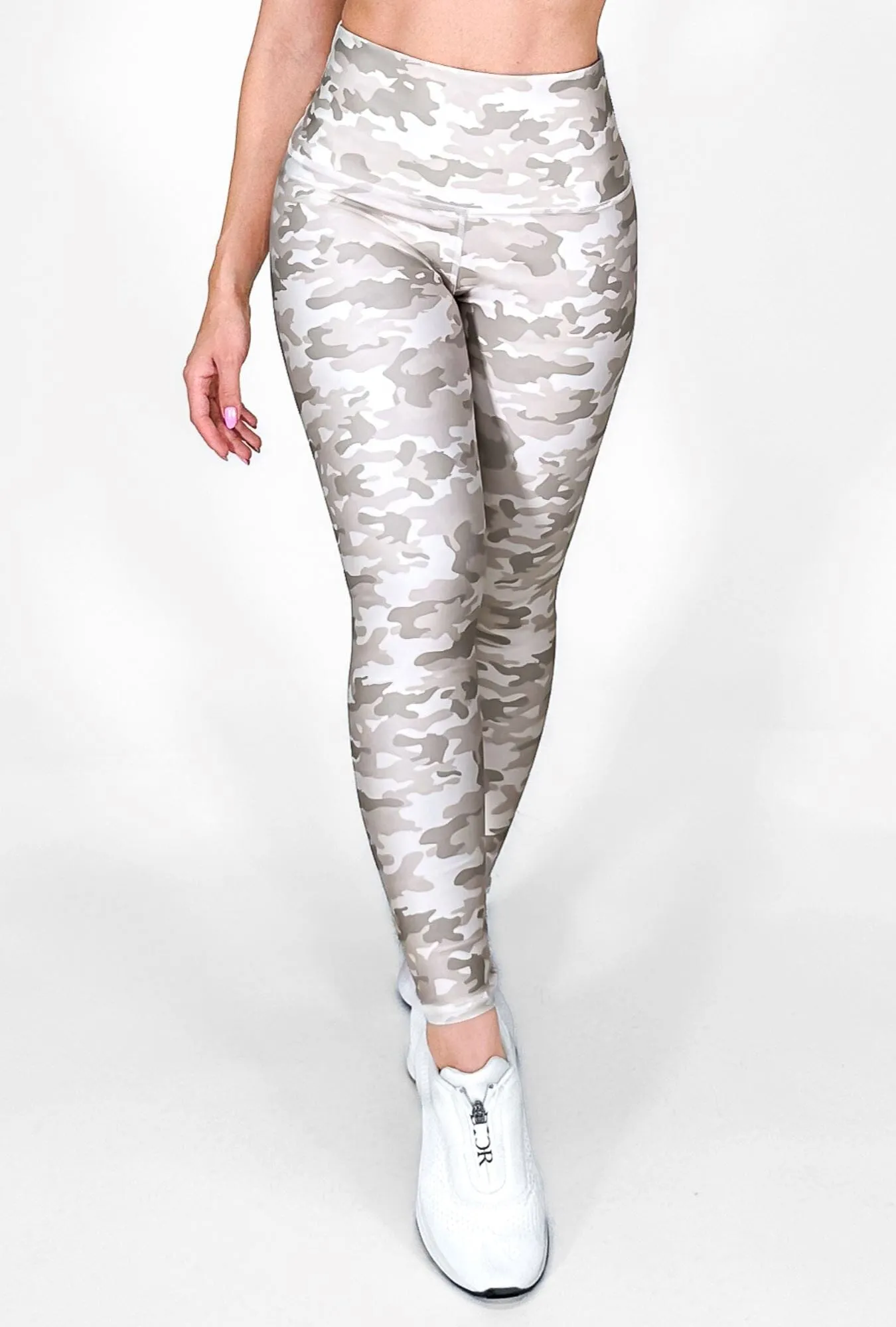Conjunto Elite Arena Militar • Dos Piezas | Leggins Arena Militar   Top París Blanco