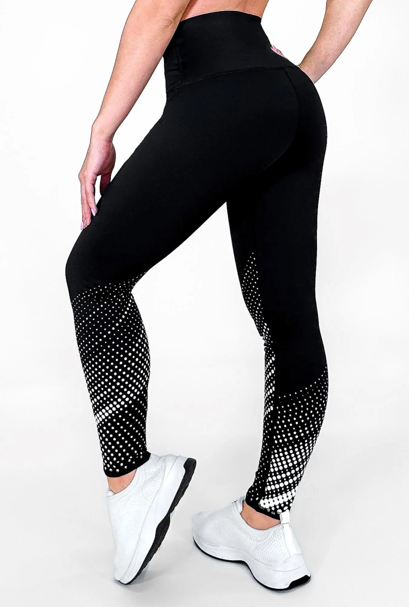Conjunto Elite Royal Black • Tres Piezas | Leggins Royal Black   Camiseta Berlín Blanca   Top Grecia Blanco