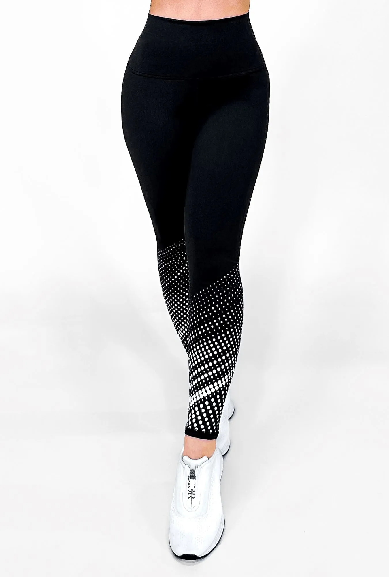 Conjunto Elite Royal Black • Tres Piezas | Leggins Royal Black   Camiseta Berlín Blanca   Top Grecia Blanco