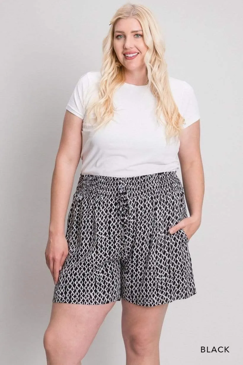 Crinkle Detailed Waist Shorts - Black