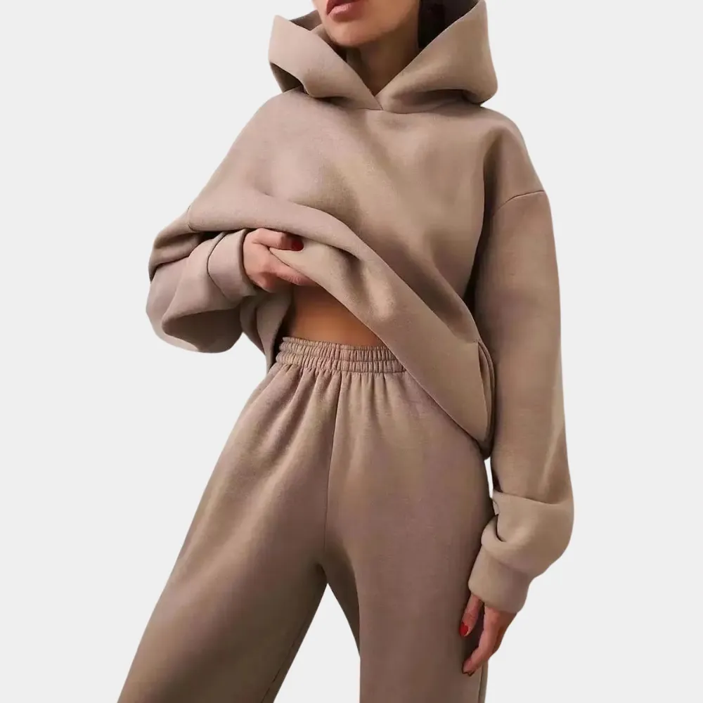 Fashionable Two-Piece Women's Tracksuit for Active Wear