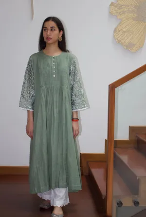 FRONT PINTUCKS AND BACK YOKE KURTA - GREEN