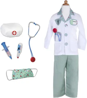 Great Pretenders Green Doctor Set Includes 8 Accessories, Size 5-6