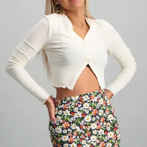 Ladies-Ribbed Buttoned Crop Top