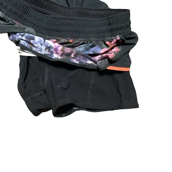 lululemon Women's Pump It Up Spring Has Sprung Shorts Floral Black Size 6 Med