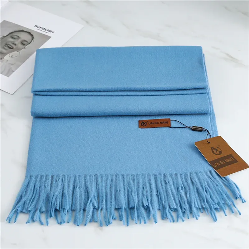 Lusia Cashmere Scarf – Warmth and Style for the Winter Season