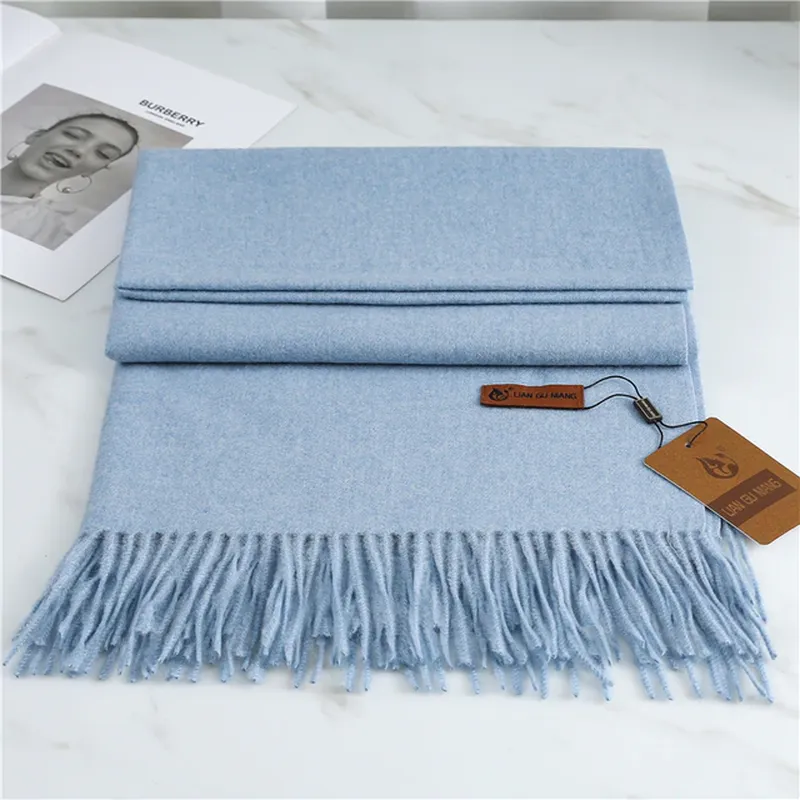 Lusia Cashmere Scarf – Warmth and Style for the Winter Season