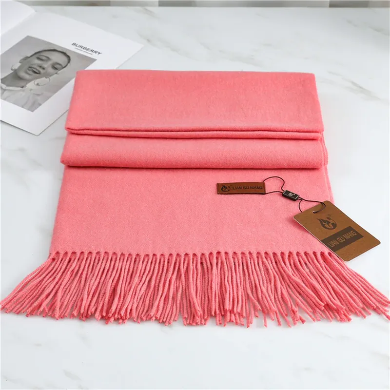 Lusia Cashmere Scarf – Warmth and Style for the Winter Season