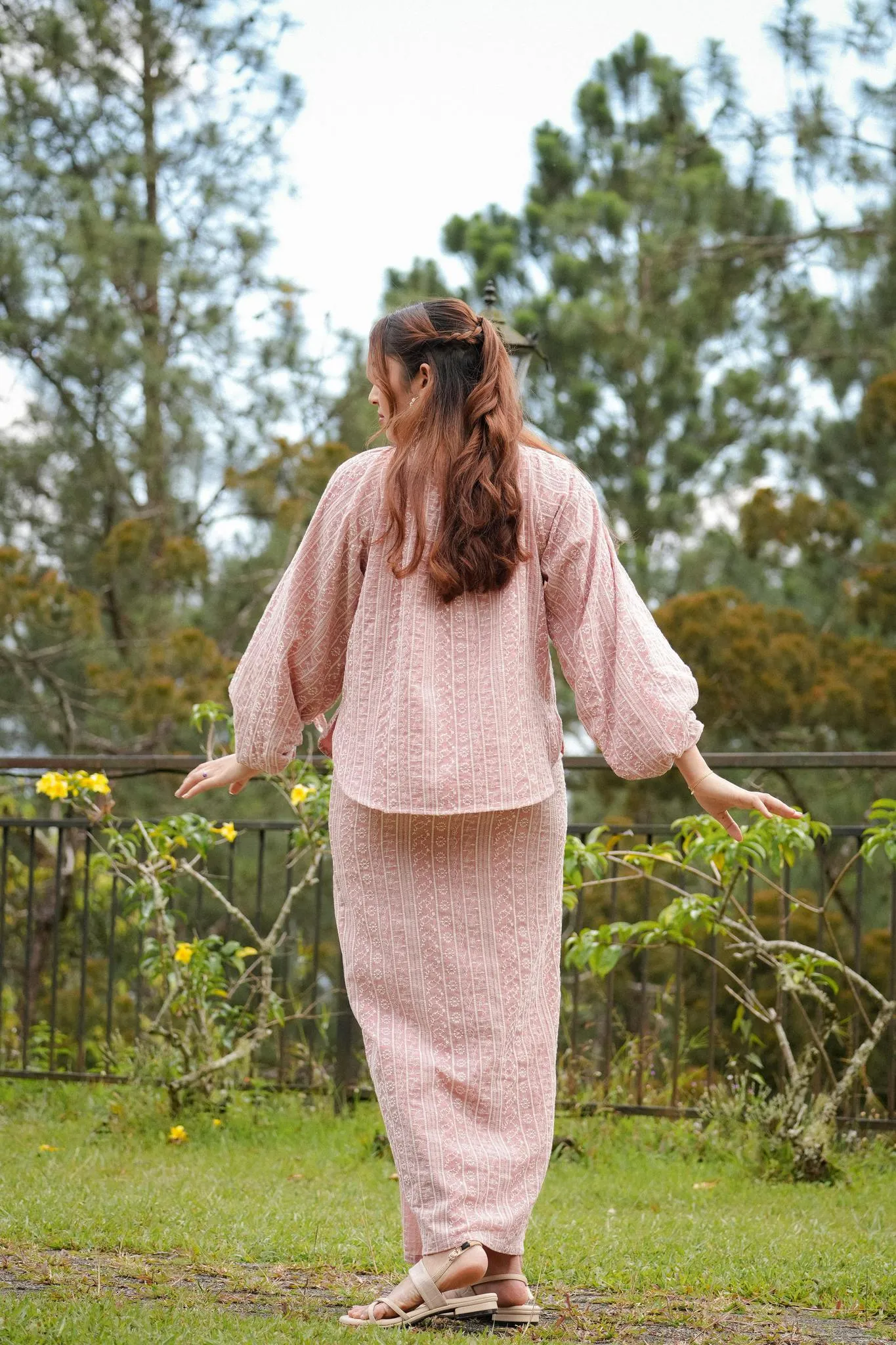 LYLA KURUNG IN CORAL