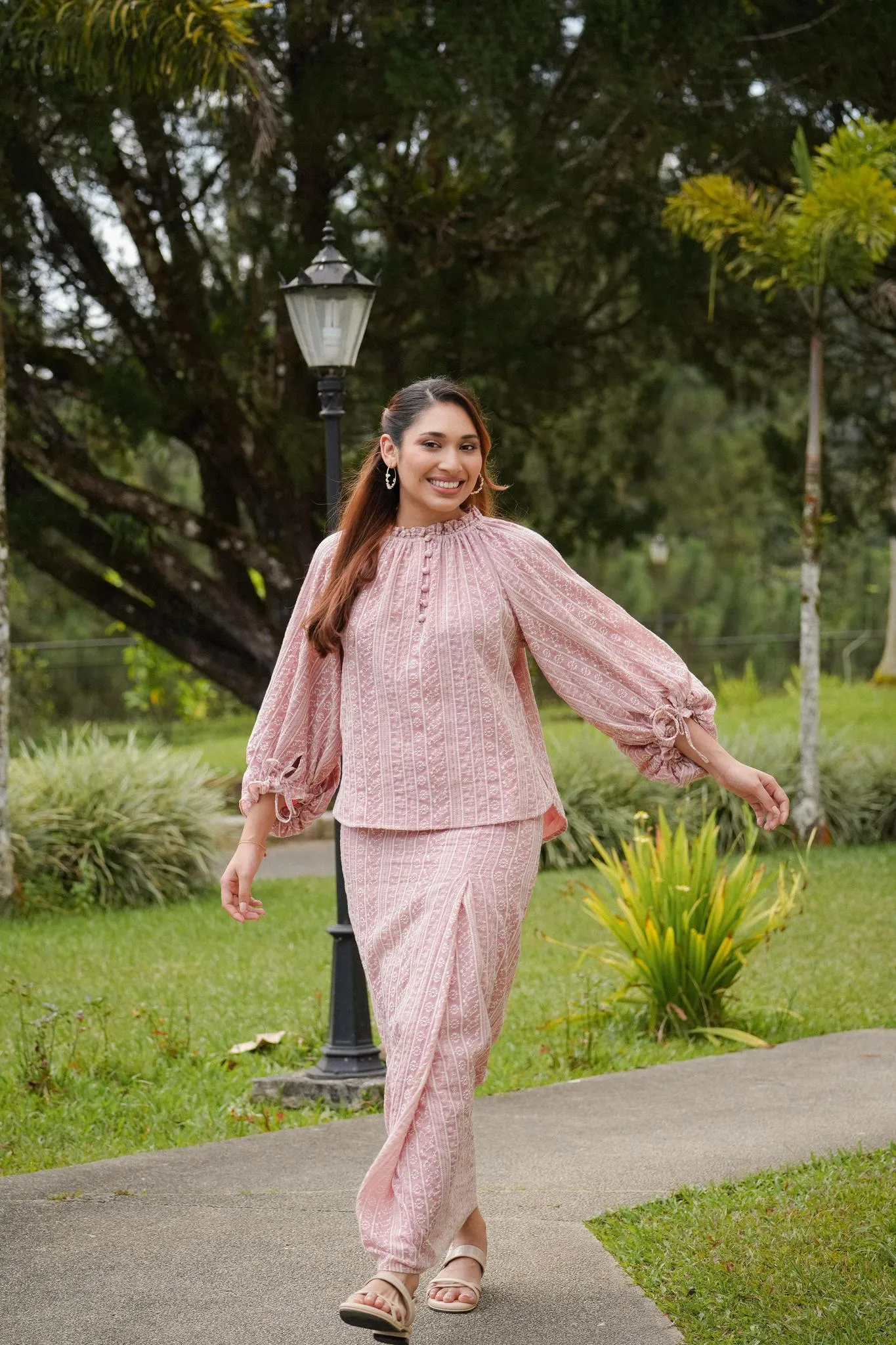 LYLA KURUNG IN CORAL