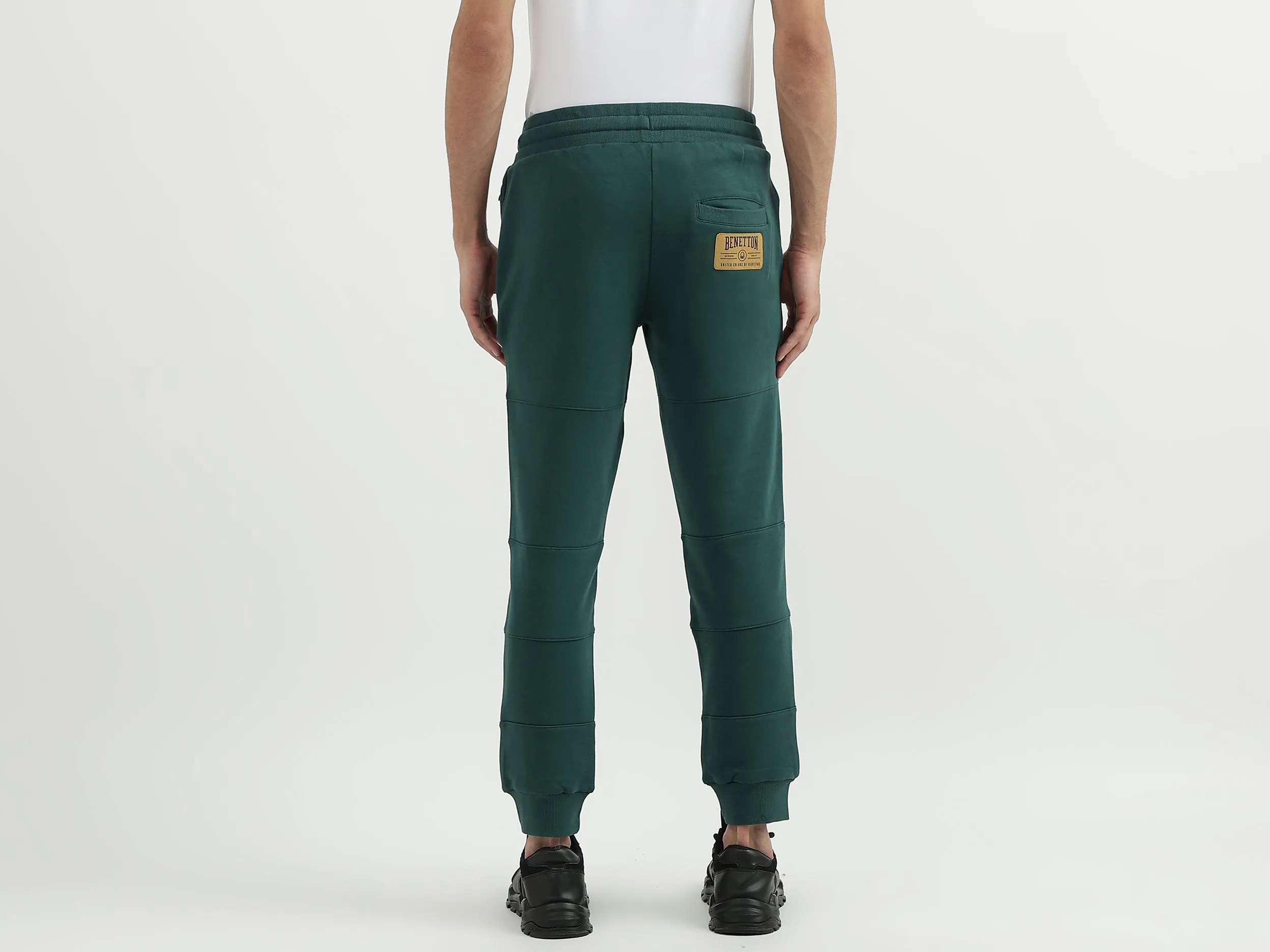 Men Solid Regular Fit Jogger