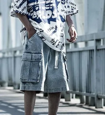Men's loose denim shorts