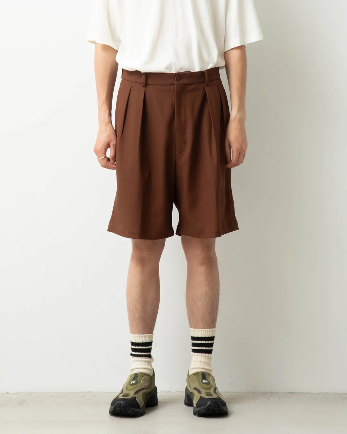 NEAT CHINO SHORTS