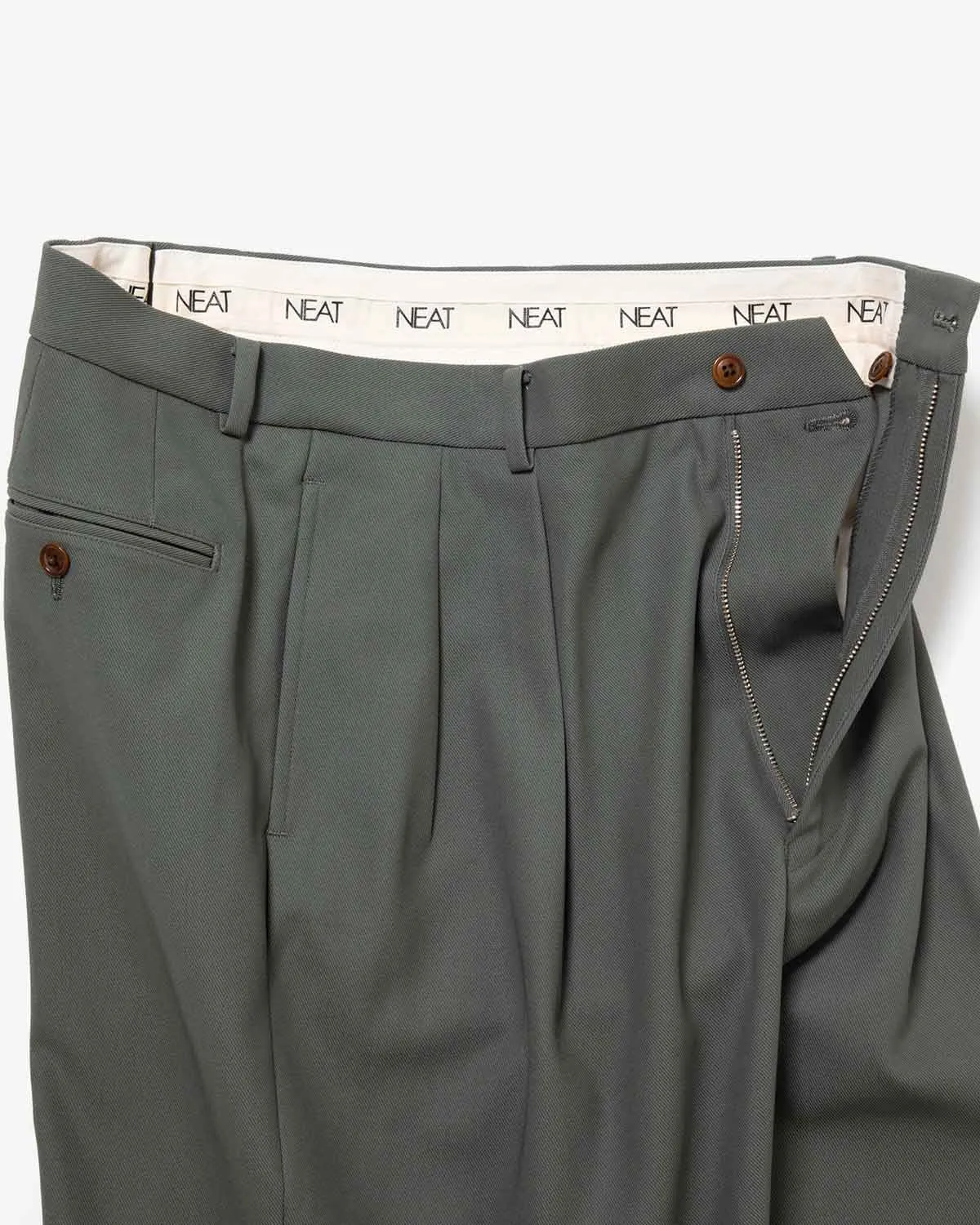 NEAT CHINO SHORTS