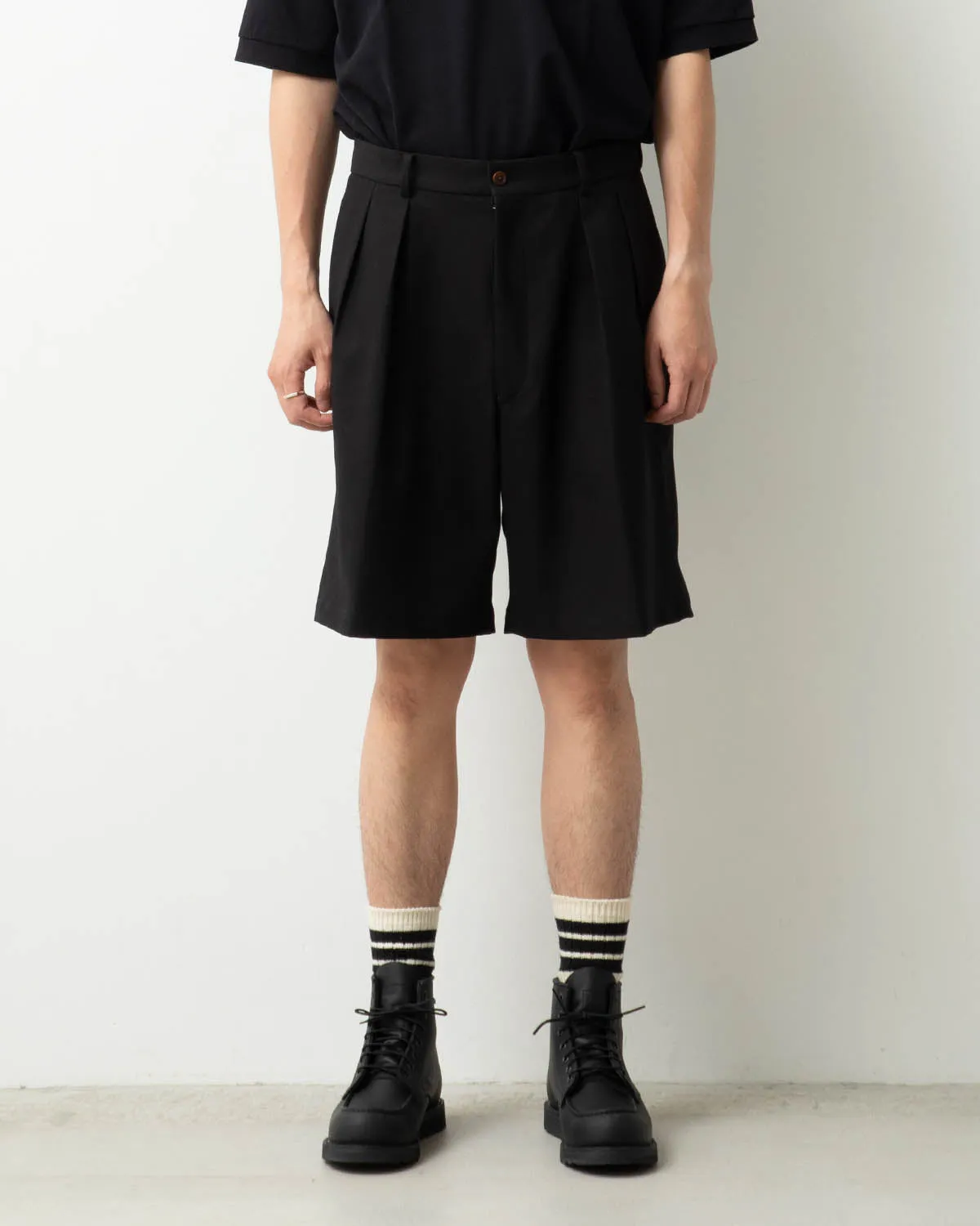 NEAT CHINO SHORTS