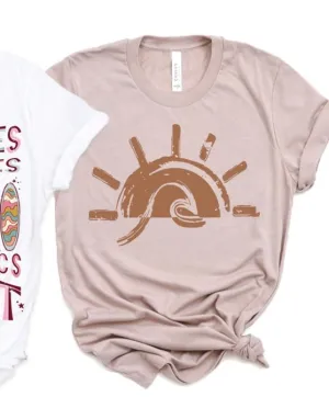 Ocean Beach Wave Retro Surfing Vacay Vintage Graphic Tee