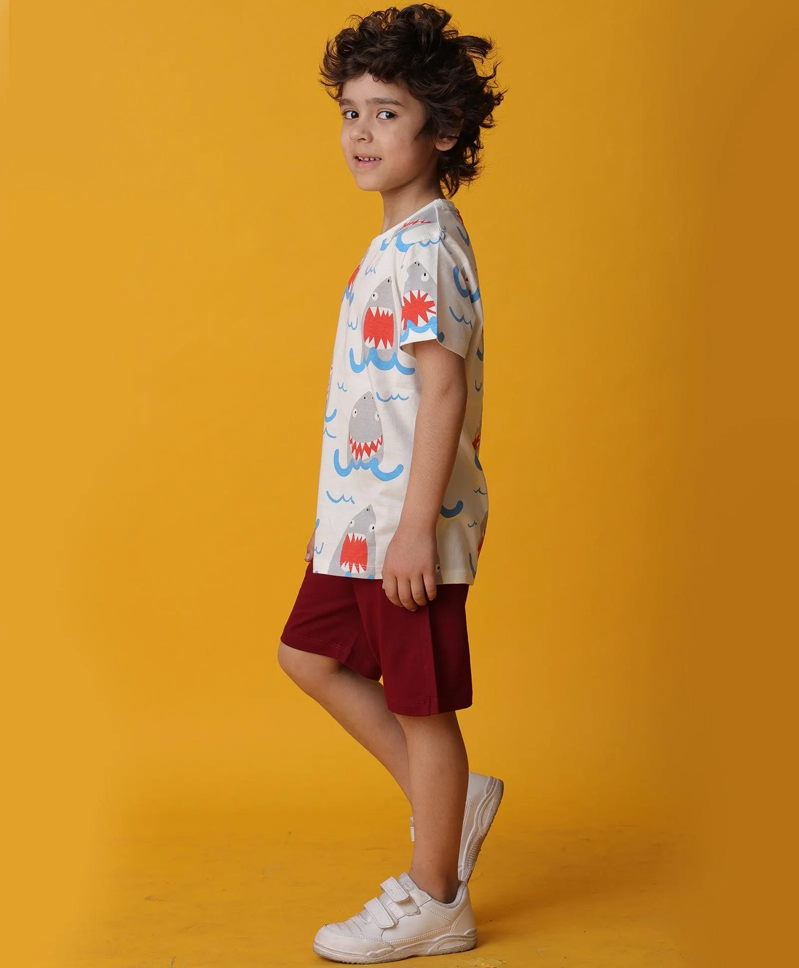 SHARK RED BOYS SHORTS SET - WHITE/RED