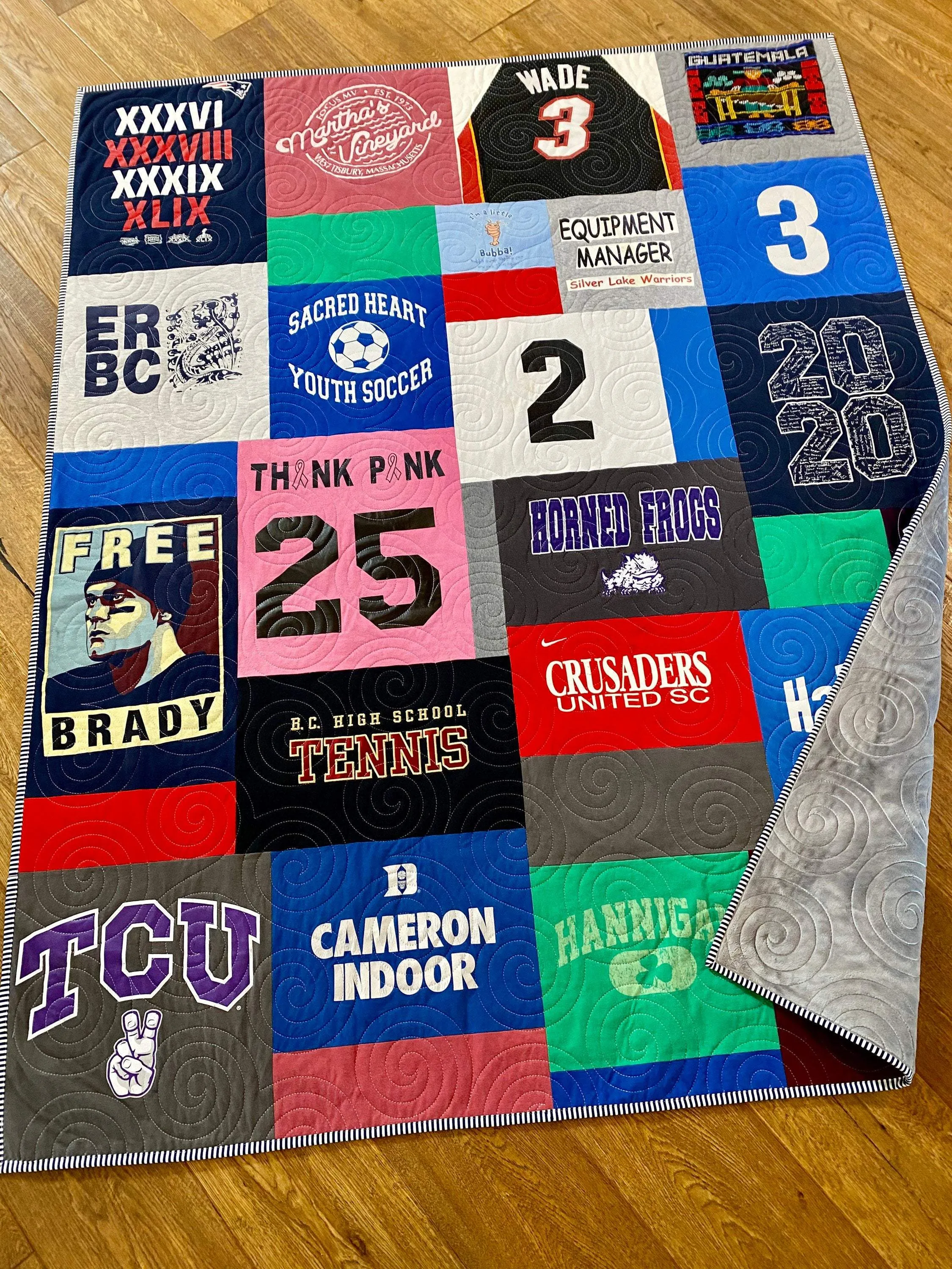 T Shirt Quilt DEPOSIT Memory Blanket High School Graduation Gift for Senior Graduate Birthday Gift Teenager College University Mosaic Modern