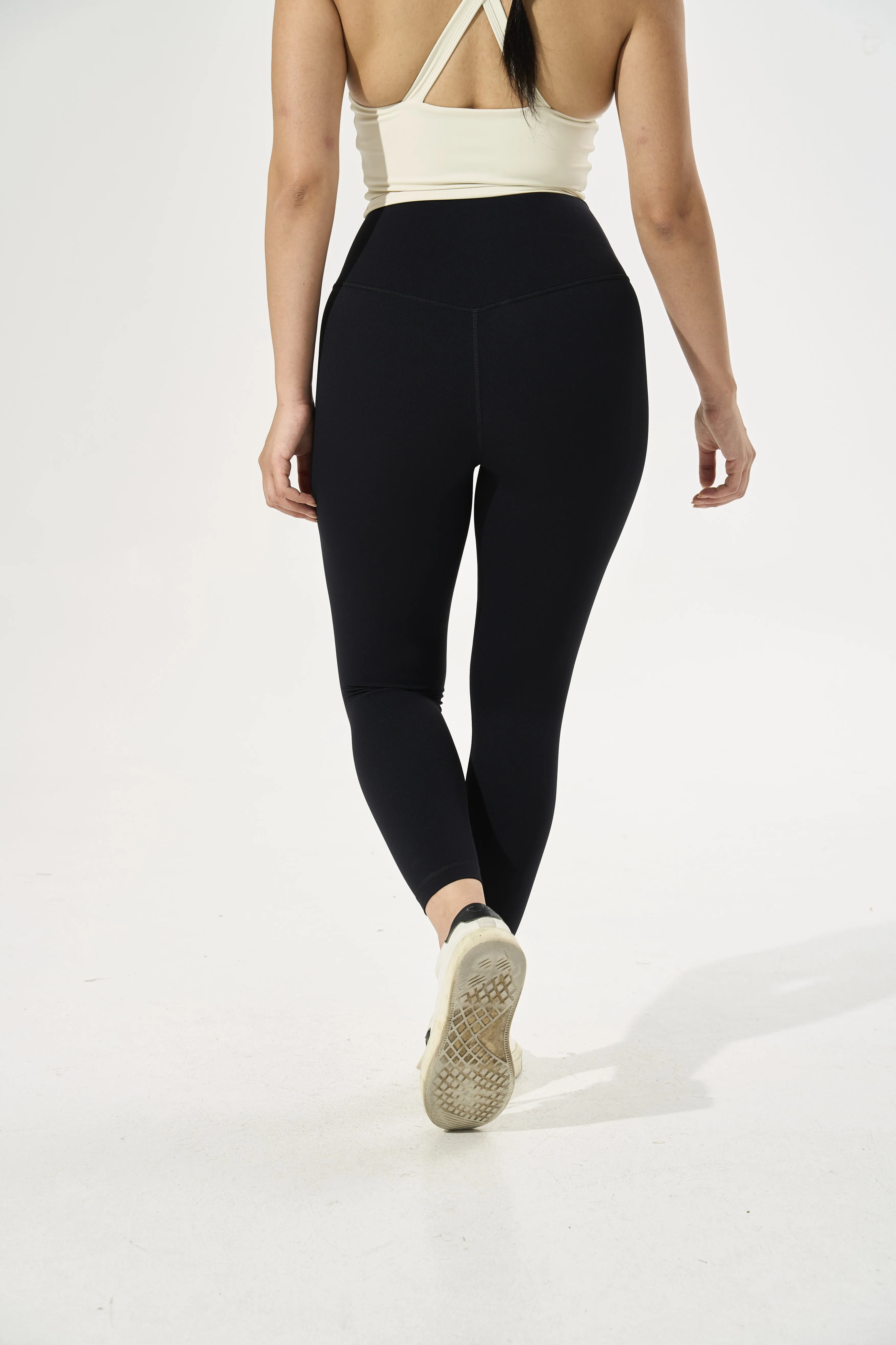 Tangs Display - Cooling, Breathable & Buttery Soft Smooth Camel-Toe Proof Leggings