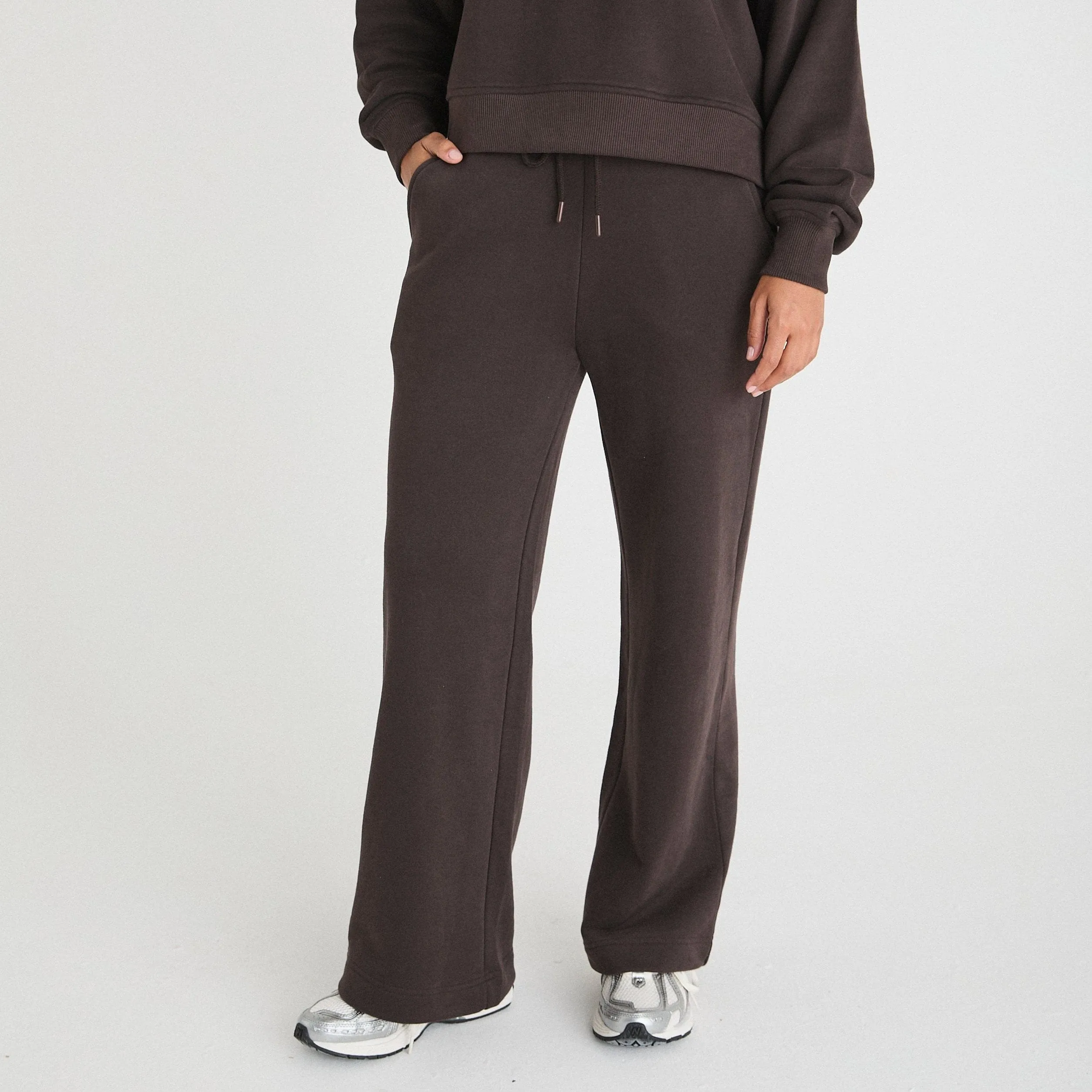 WIDE LEG JOGGERS - BITTER CHOC