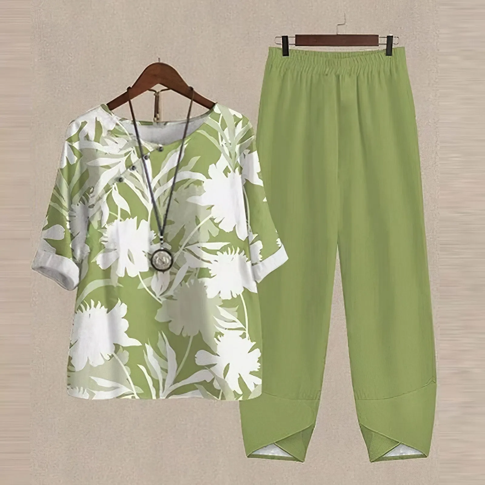 Xiara - Fresh Airy Chic Woman's Summer Set